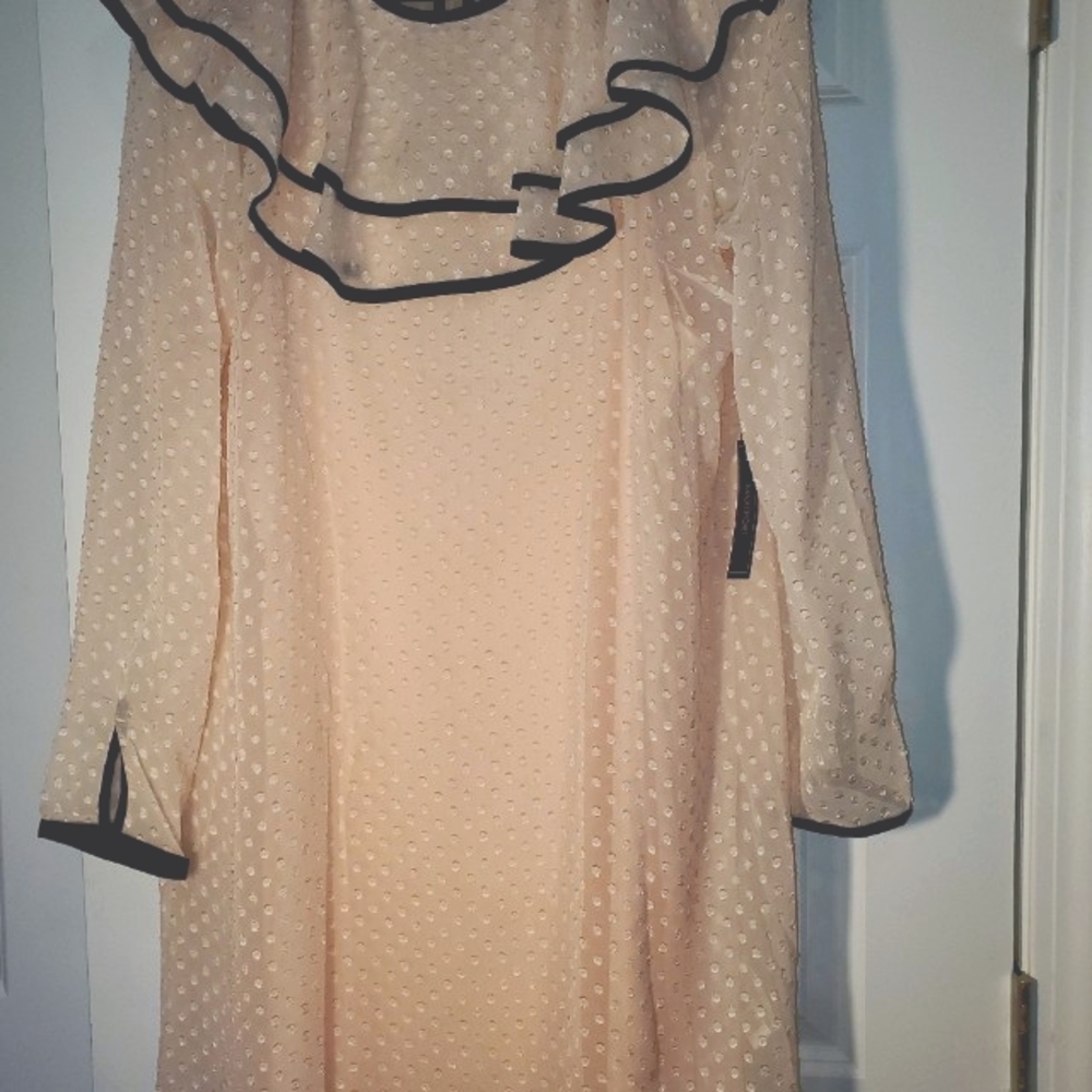(NWT) MaxSport Womens L Rose Dust/ Black Ruffle  Long Sleeve Dress
